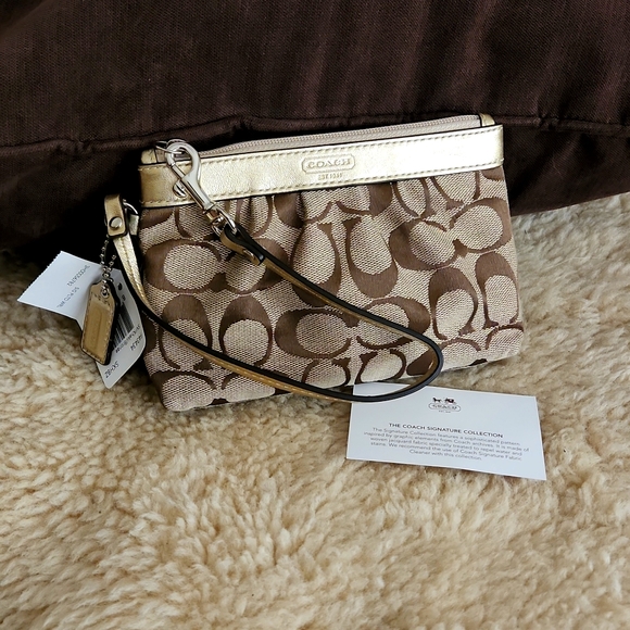 NWT Coach Signature Collection Clutch/Wristlet - Picture 2 of 12